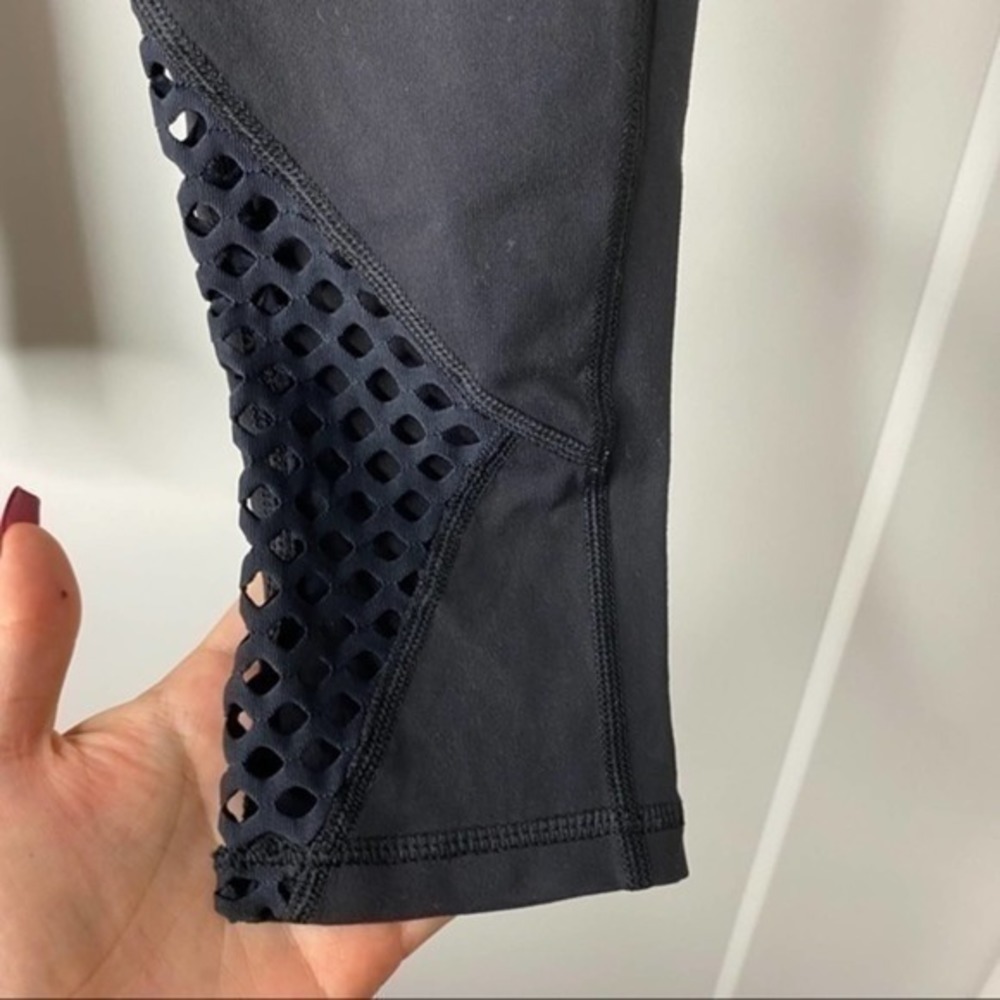 Glyder Black High waisted Crop Leggings - Picture 3 of 5